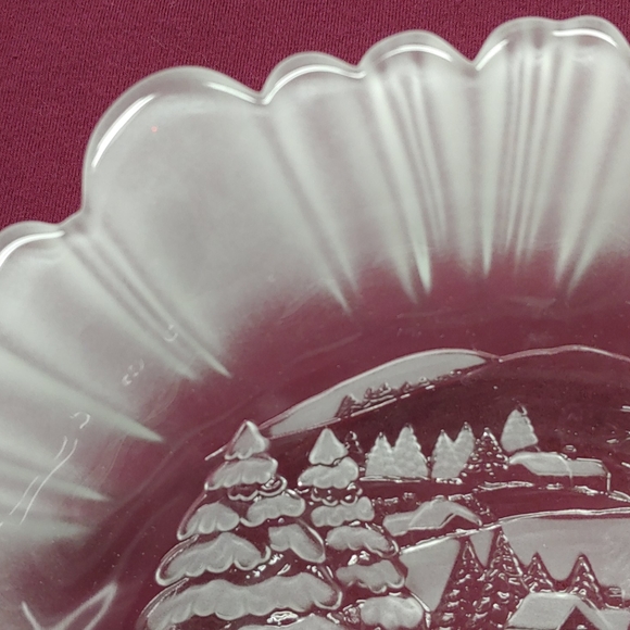 Mikasa Frosted Winter Scene Bowl!!! - Picture 6 of 11